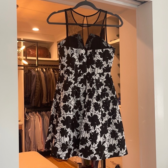 BCBGeneration Black and White Cocktail Dress Sz:2 - Picture 3 of 7